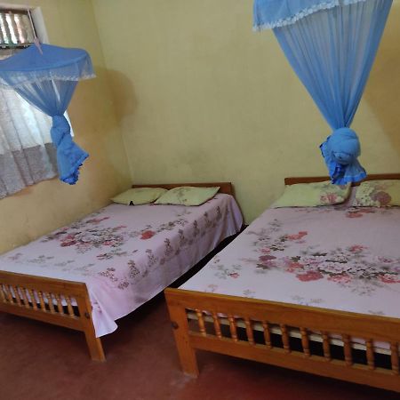 Isuruma Rest Kataragama Ruang foto