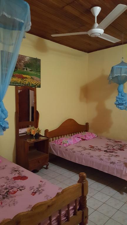 Isuruma Rest Kataragama Ruang foto