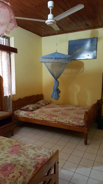 Isuruma Rest Kataragama Ruang foto